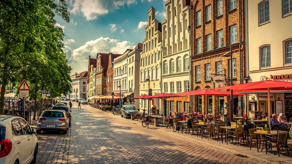 Façade élégante du restaurant cykupae en soirée