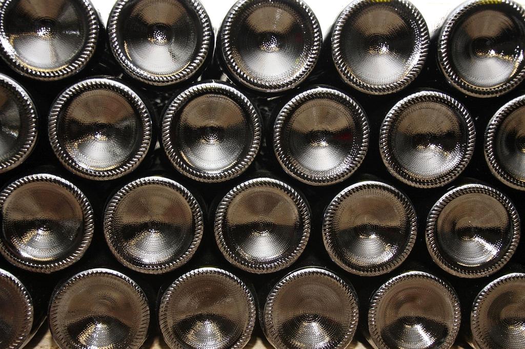 Cave à vins intime avec sélection de grands crus pour dégustation